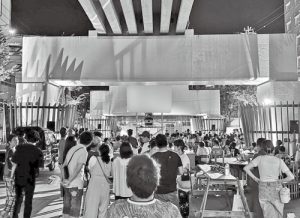 新川モール(中央区田町)でのパブリックビューイング